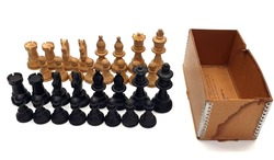 Antique Chessmen Boxwood Chess Set